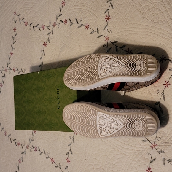 Gucci shoes.. - Picture 3 of 7